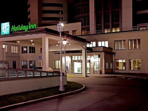 هتل هالیدی این موسکووسکی ووروتا